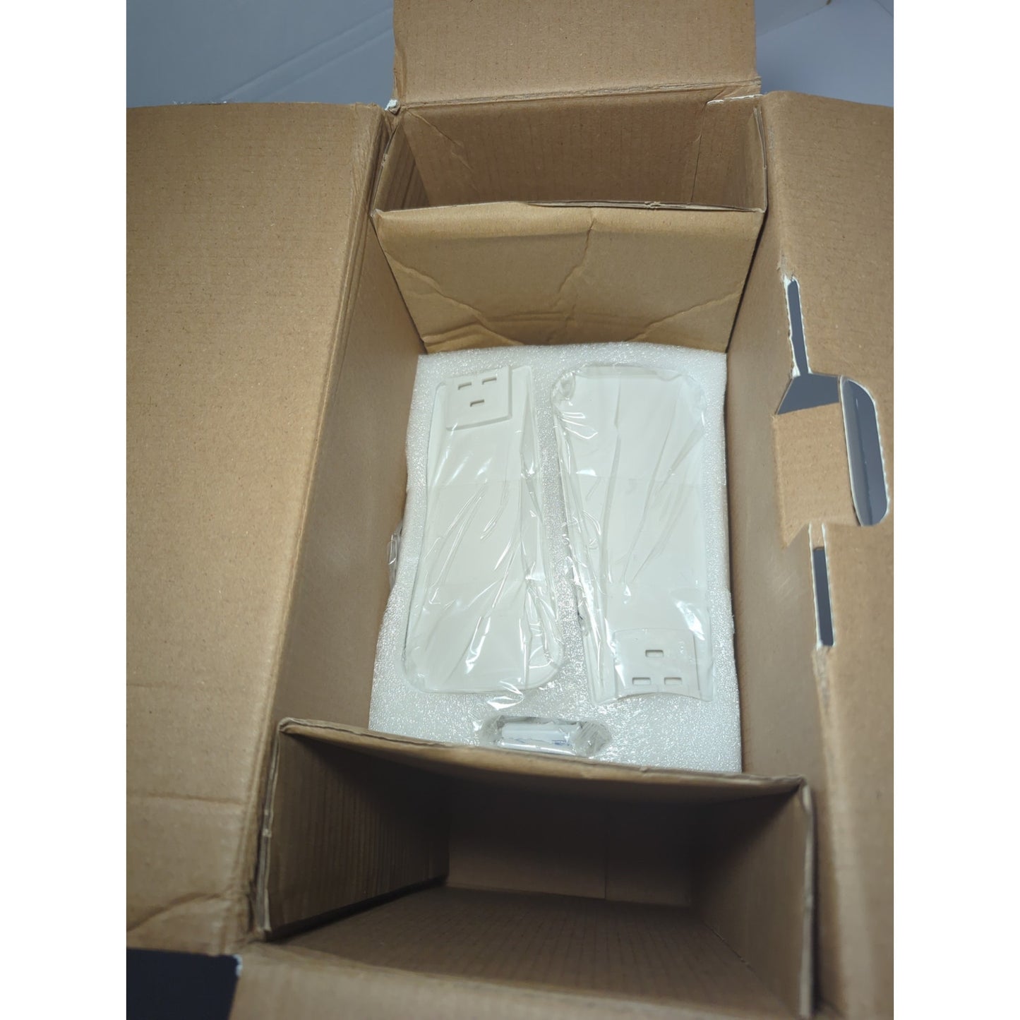 Bell Howell Socket Fan Light 2 in 1 LED Tech Remote Controlled 3 Speed