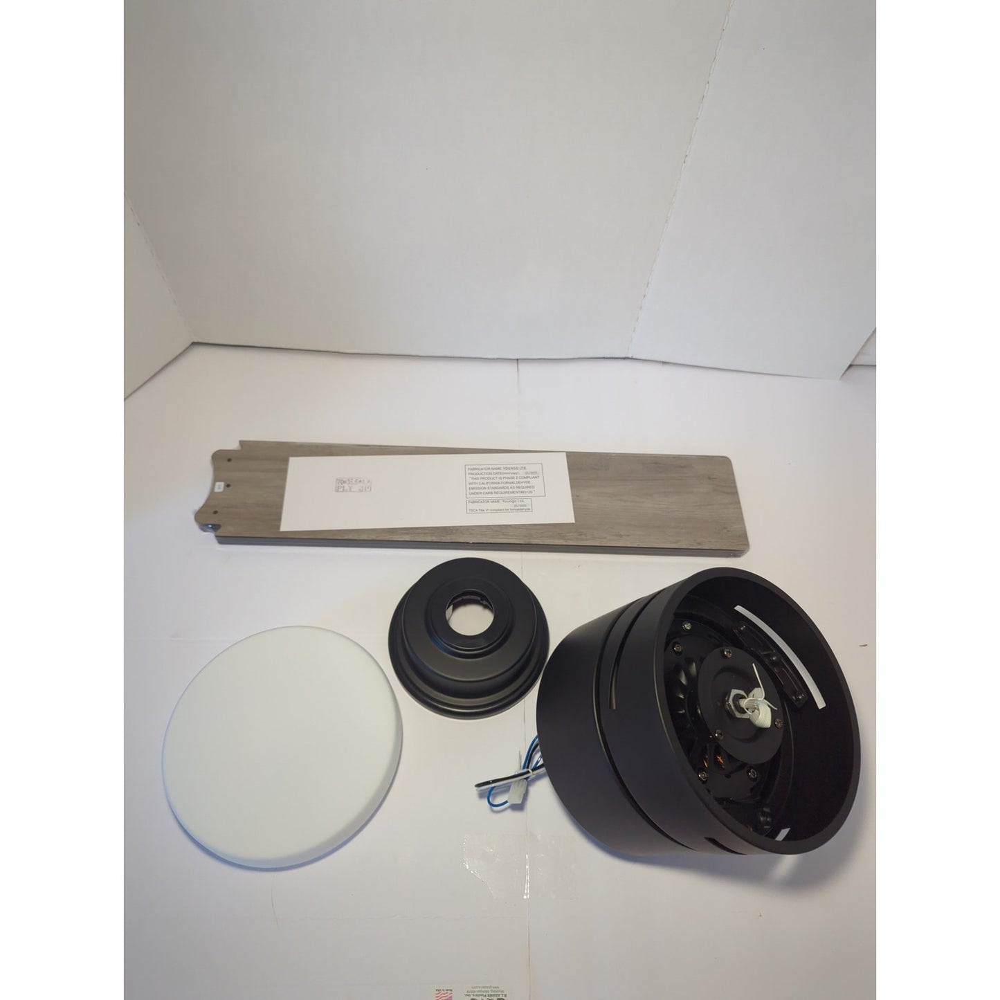 Hampton Bay 52 in Madison Indoor Ceiling Fan Matte Black Frosted Opal Glass Shade