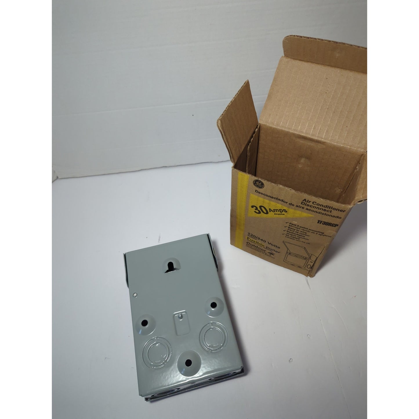 GE Air Conditioner Disconnect 30A 240V Fusible TF30RCP